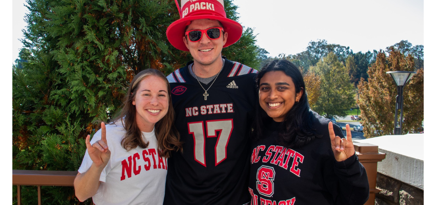 Students wearing undergraduate clothes